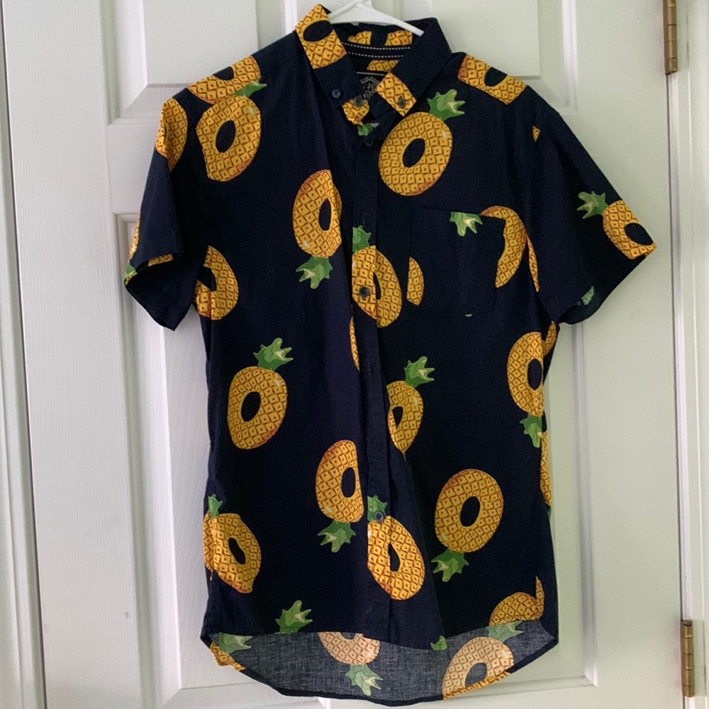 Pineapple button up